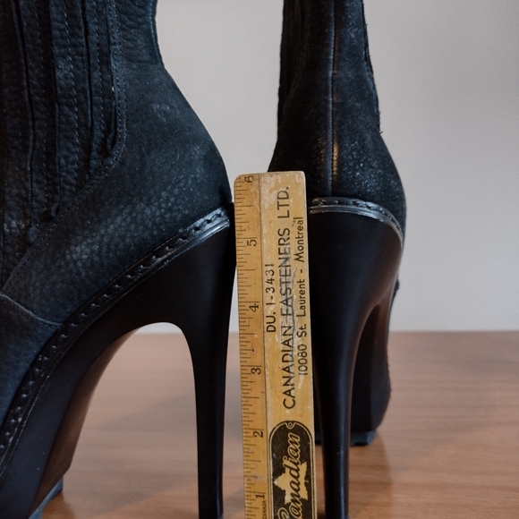 BCBG Victoria high heel ankle boots - Picture 6 of 11